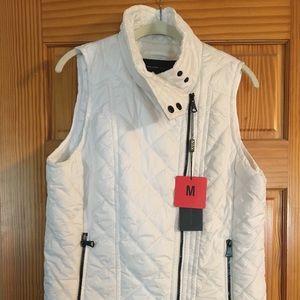 Women’s puffy vest